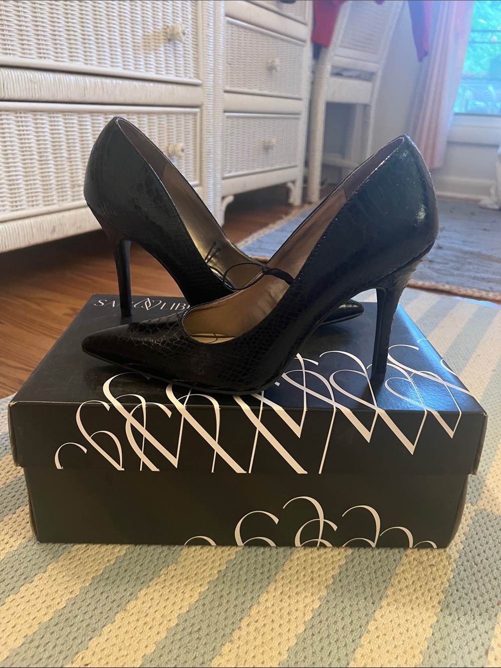 Sam & Libby Black Faux-Croc Pointed-Toe Stiletto Pumps